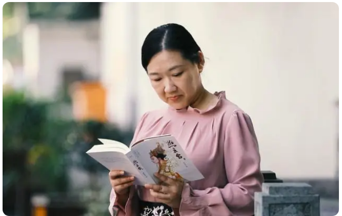 成为第一代享受版权付费的网络作家