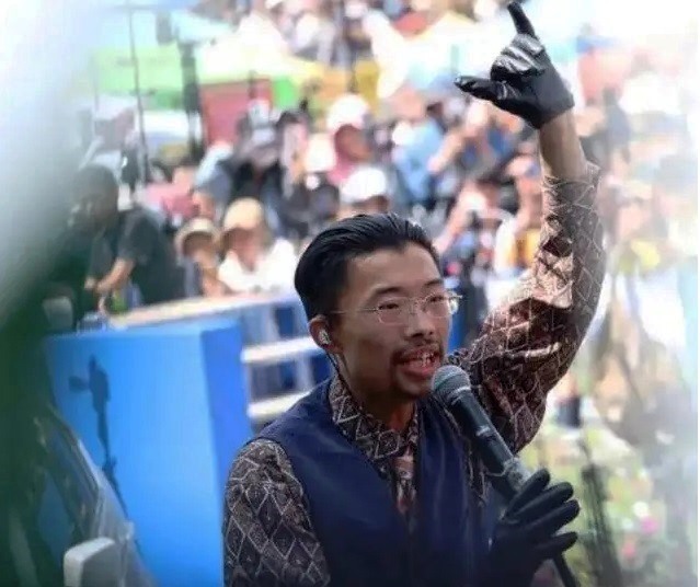 郭有才爆火暗藏隐忧:翻唱惹争议 揭秘引口水
