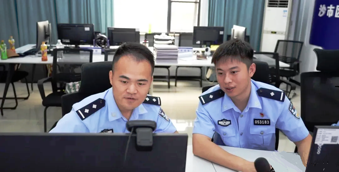 荆州警方打掉一印刷销售盗版教辅犯罪团伙
