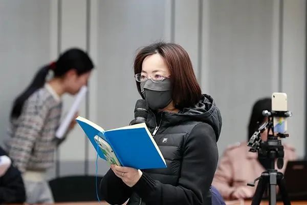 加快推进人工智能大模型在审查工作中的应用