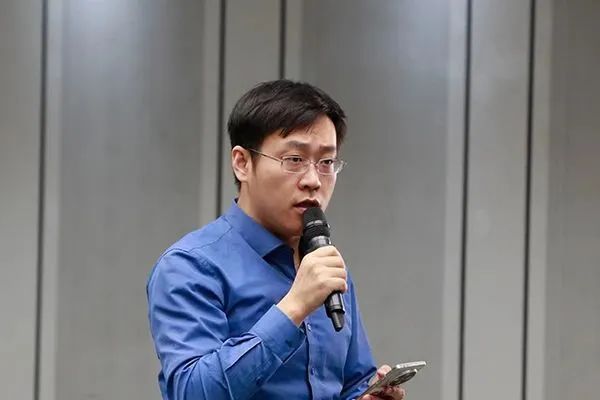 加快推进人工智能大模型在审查工作中的应用