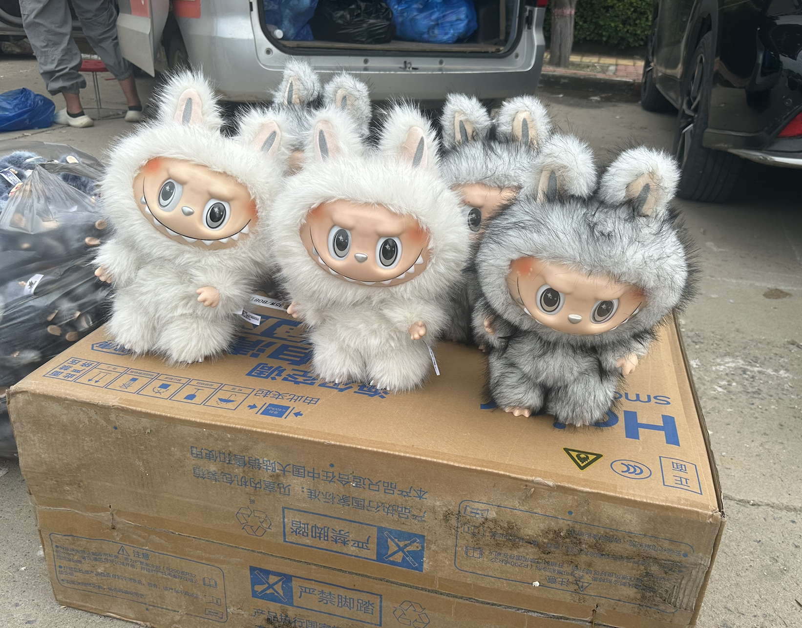 探衡水盗版LABUBU大集:像卖菜一样摆摊卖,如今订单变少生意难做