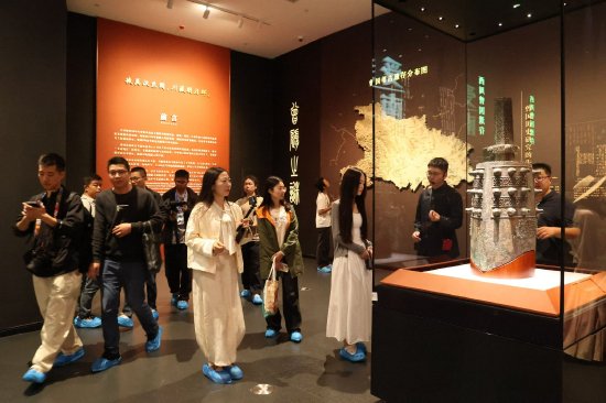 全球首个电影级数字VR“穿越”曾侯乙时代