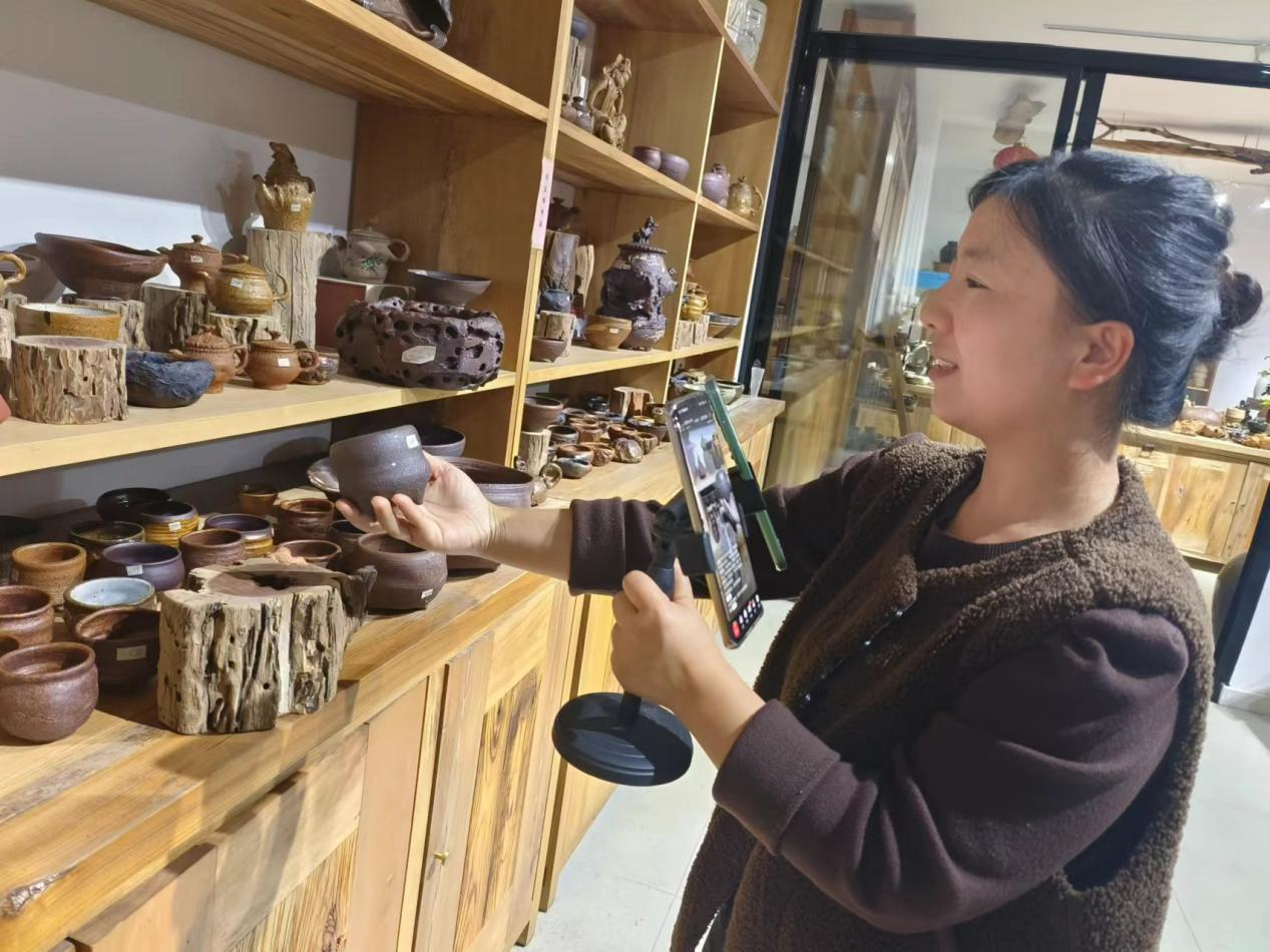 “雕刻法庭”锻造司法韧度守护非遗创作版权