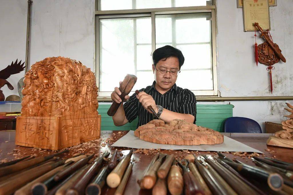 登记流程做减法  民间老手艺领到新