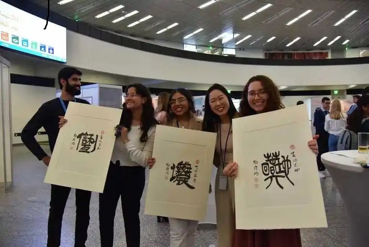 山西书法家杨拴明作品著作权证书达20万份