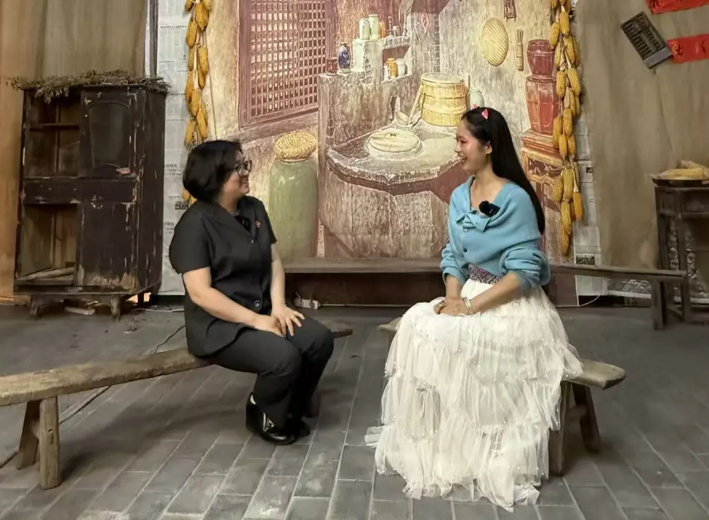 300年灯歌奏响《清江畔·家事调》