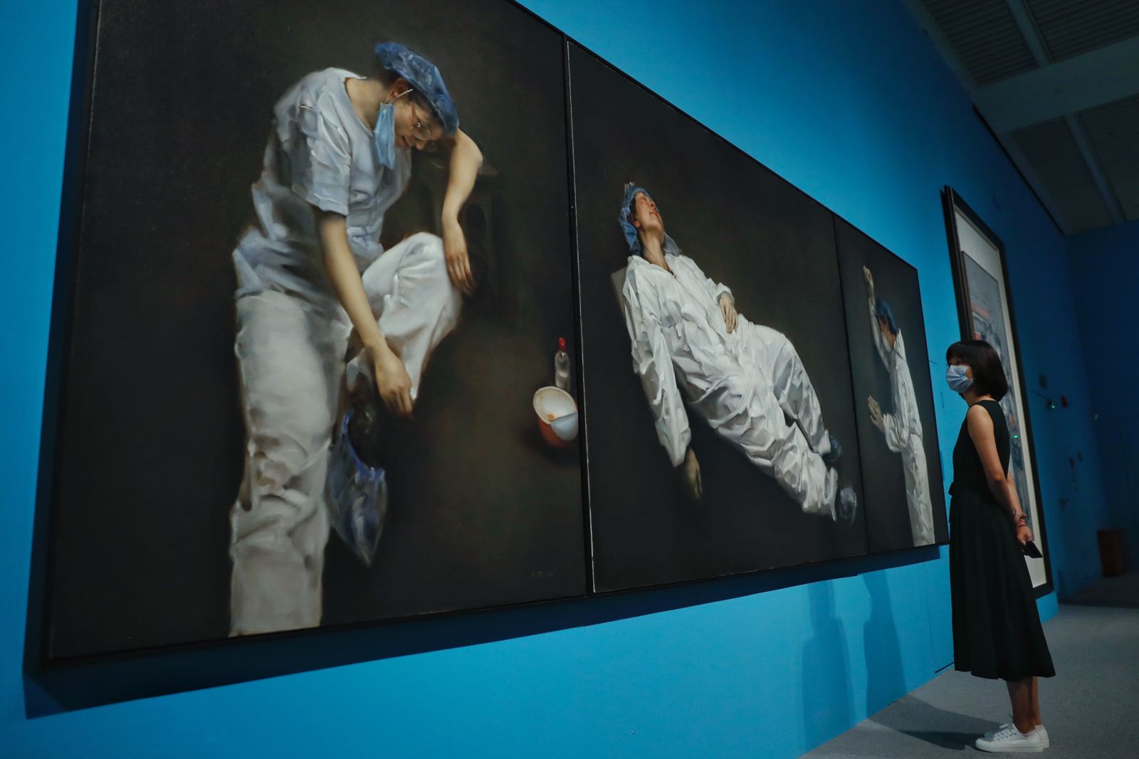 抗疫主题美术作品展在国博举办