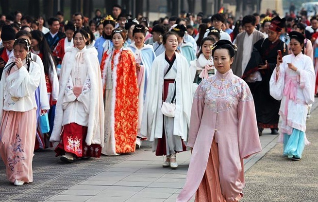 盗用抄袭 恶意抢注 汉服市场乱象调查