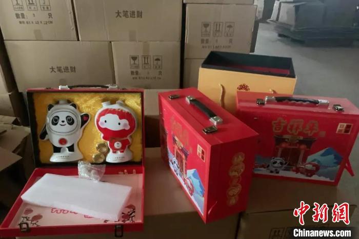 制售上千件“冰墩墩”侵权陶瓷产品被查获