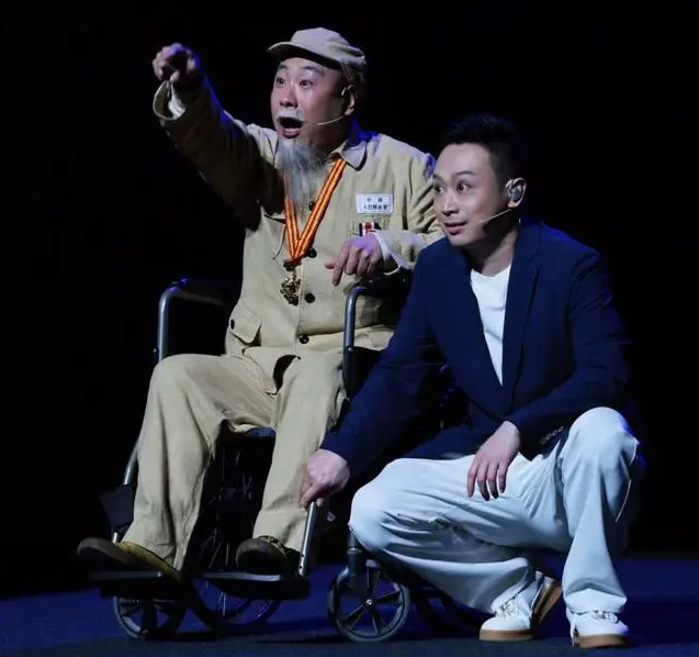 京剧 《欠你一枚小红星》：黄鹤楼热干面入戏